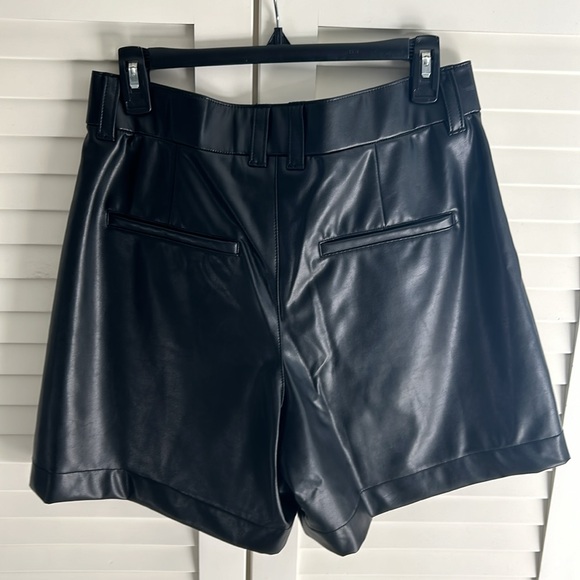 ABERCROMBIE AND FITCH VEGAN LEATHER SHORTS - Picture 3 of 4